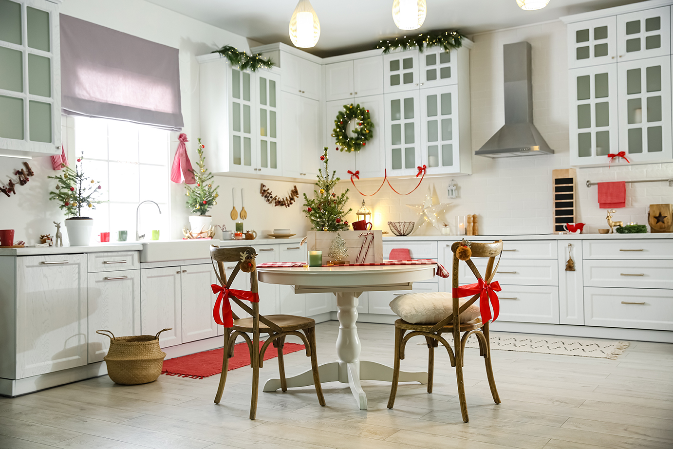 10 Easy Kitchen Decor Ideas for the Holidays Kitchens by Oaks