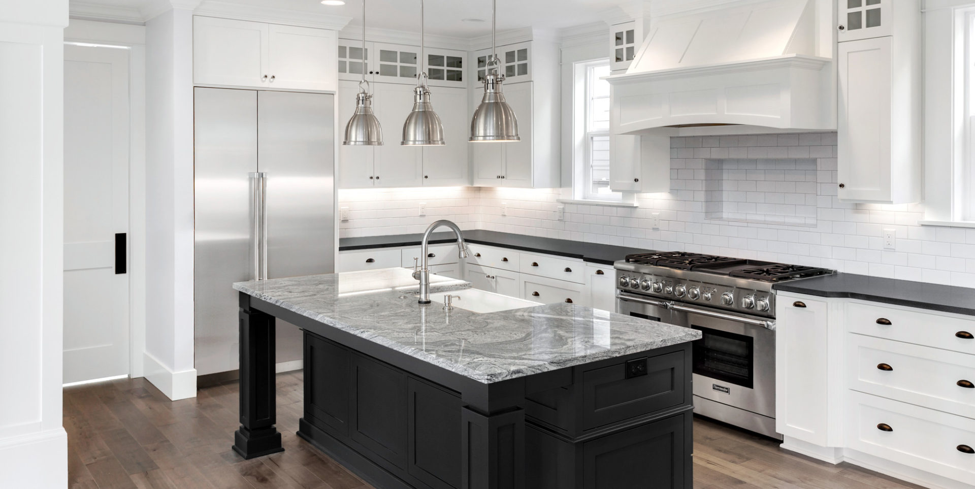 FourPoints-KitchenDesign-header showroom kitchen island